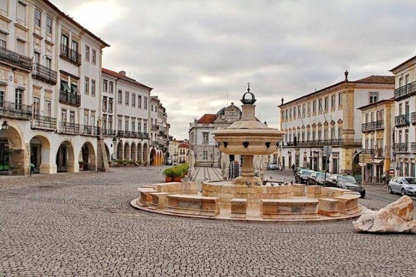 Giraldo square, Evora, Portugal