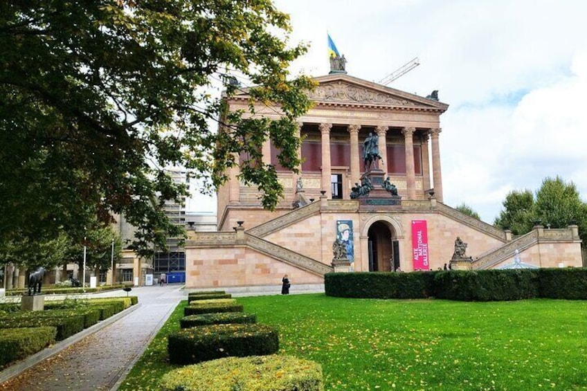 Berlin guided Walking Tour Museum Island Berlin old National Gallery