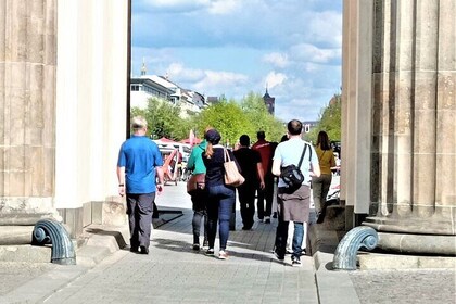 Tailor made Historical Highlights Berlin by Walking - Private Guide DIN EN1...