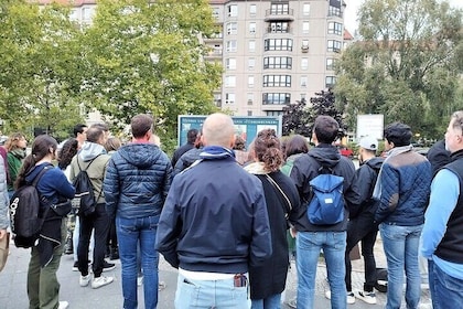 Private Taylor Made Walking Berlin Tour Guide (DIN EN15565)