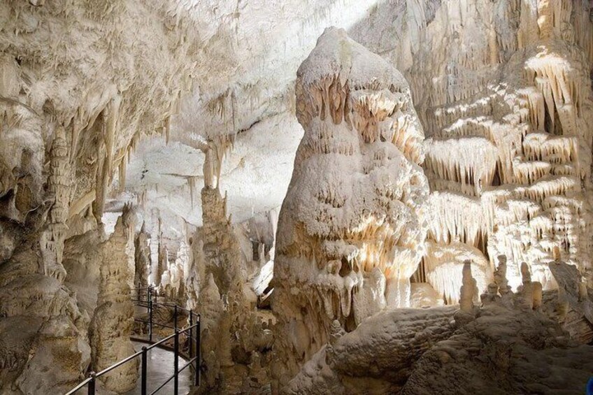 Private Ljubljana and Postojna Cave Full-day Tour from Zagreb