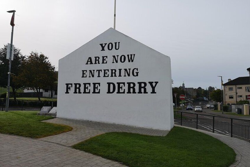 Derry Londonderry Private Guided Minivan Tour From Belfast