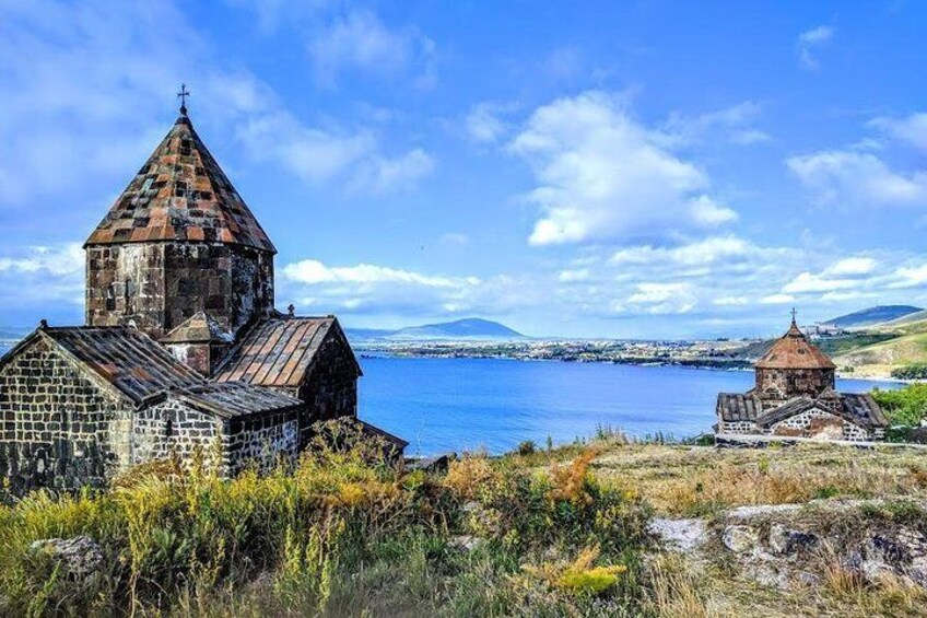 Private Transfer & Tour from Tbilisi to Yerevan or Yerevan to Tbilisi 