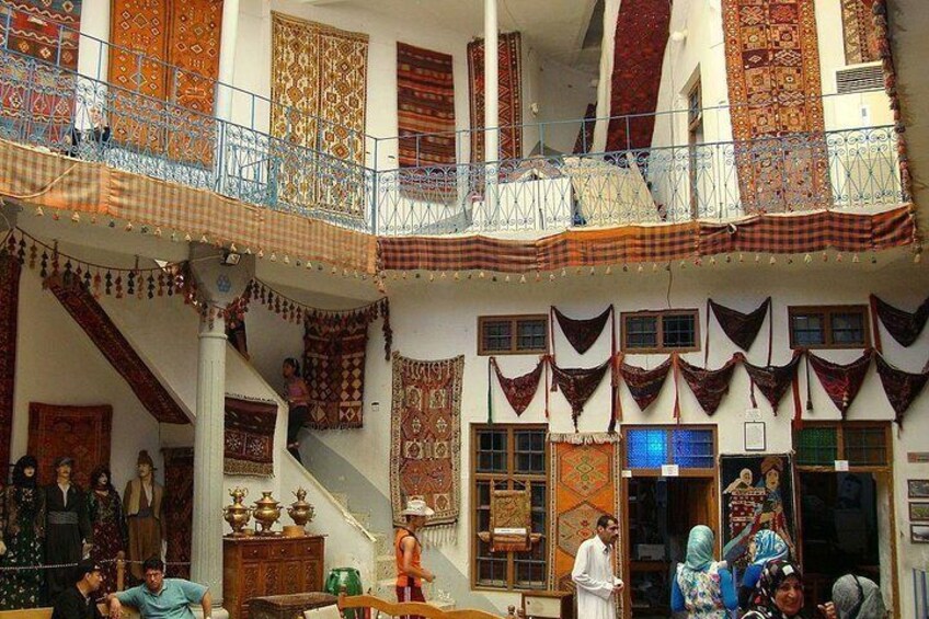 Private Tour Introduction to Batik Heritage Class with Lunch & Insurance