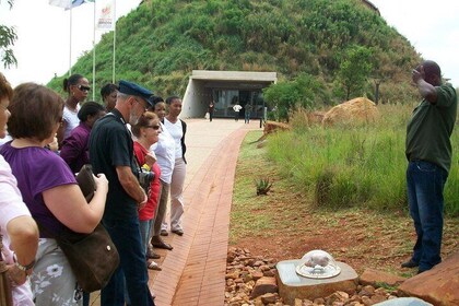 Cradle of Humankind and Maropeng Day Tour from Johannesburg