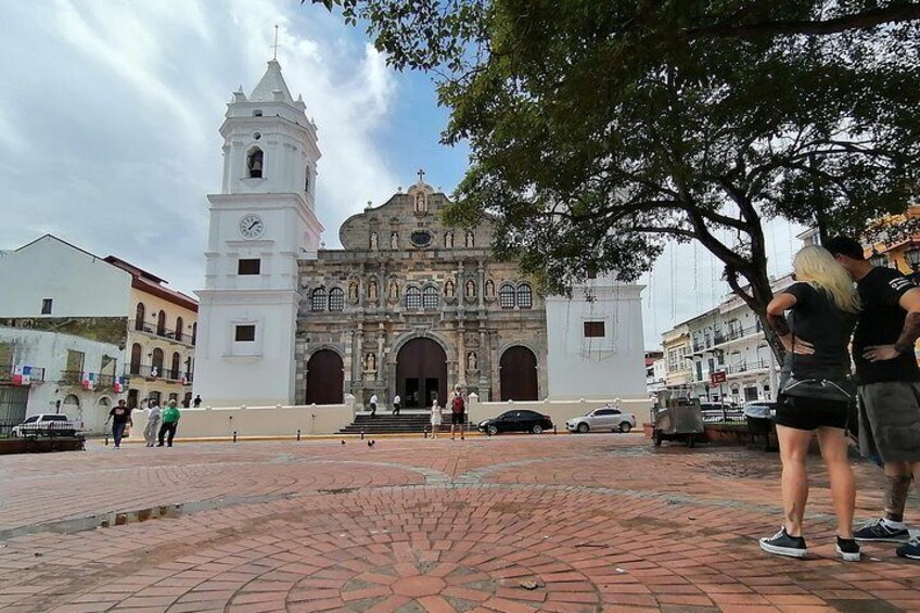 Casco Antiguo, churches. 