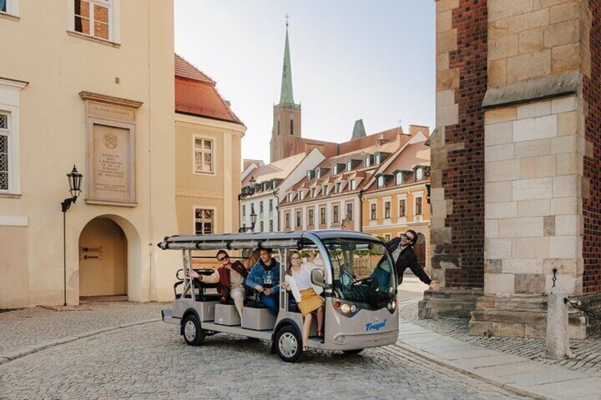 Wroclaw, 2-Hour Group Tour by Electric Car