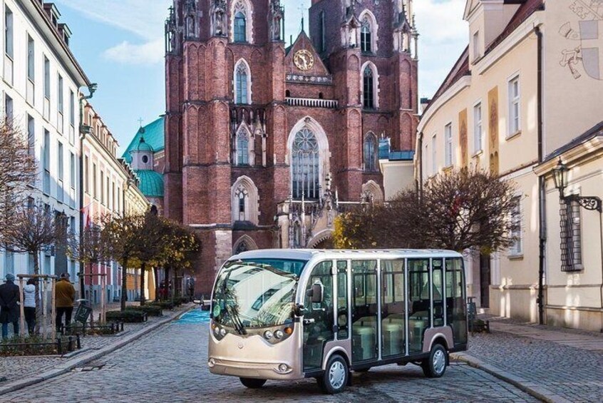 Wroclaw, 2-Hour Group Tour by Electric Car