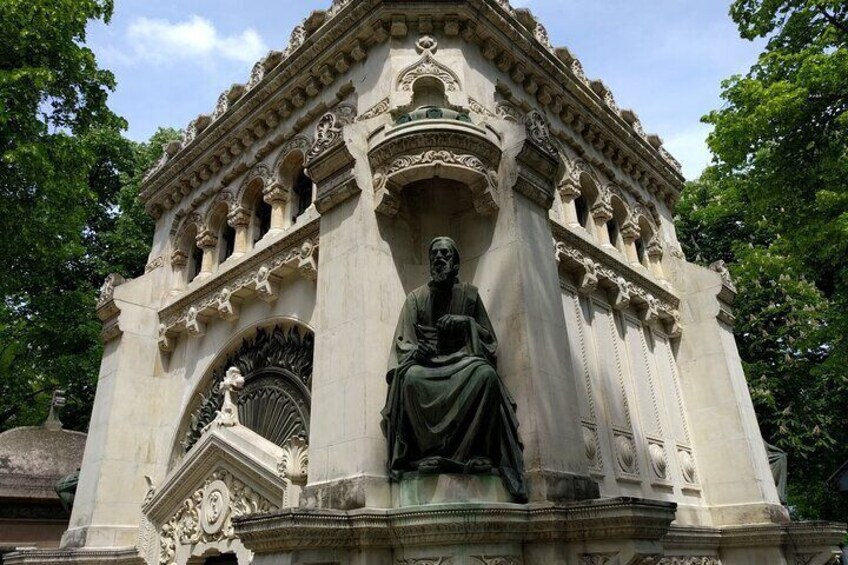 Bucharest Bellu Cemetery: Outdoor Escape Game