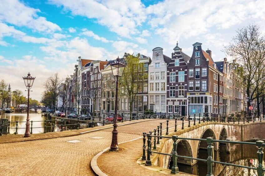 Private Amsterdam Tour: Old Town Exploration Game