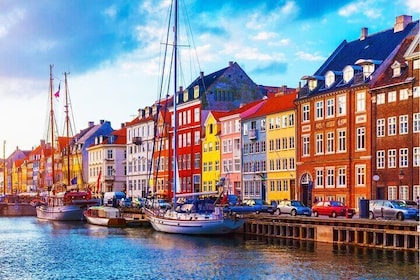 Charming Copenhagen: The Little Mermaid Exploration Game