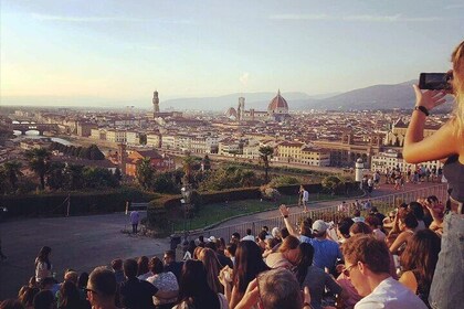 Private Wine Tours 6 hours 2 wineries & lots of photos of Tuscany