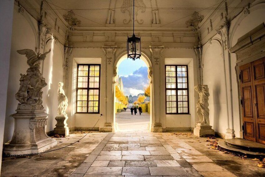 Belvedere Palace 2.5-Hour Private History Tour in Vienna: World-Class Art in an Aristocratic Utopia