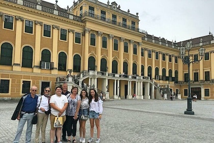 Schloss Schönbrunn: Halbtägige Tour in kleiner Gruppe mit Historiker