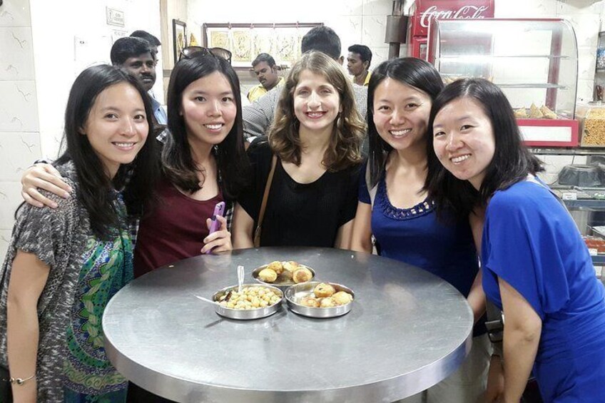 Girls from Havard University - Some of the best foodies we have had on our tour !