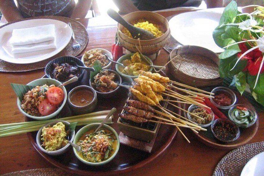 Balinese Cooking Class & Tanah Lot Temple Visit - Private & All-Inclusive
