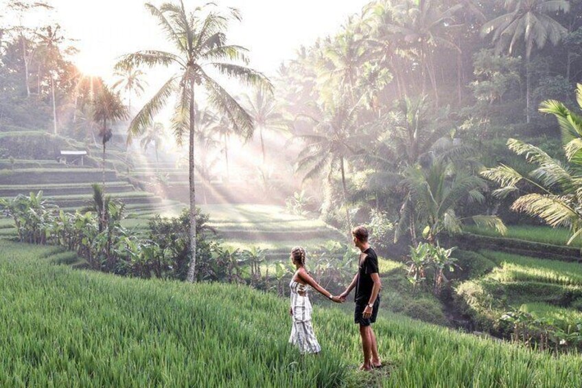 Take photos with your friends and lover at Tegalalang rice terraces 