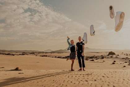 Romantic and fun couple shooting in Corralejo: capture your love!