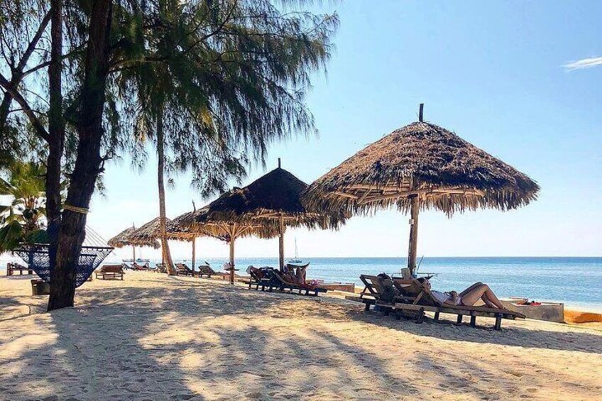 3 Days Private History for Zanzibar: Relax At The Nungwi Beach With Full Luxury!