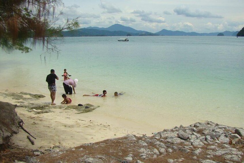 teluk cawi beach