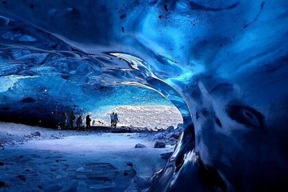 Ice Cave tour in Vatnajökull