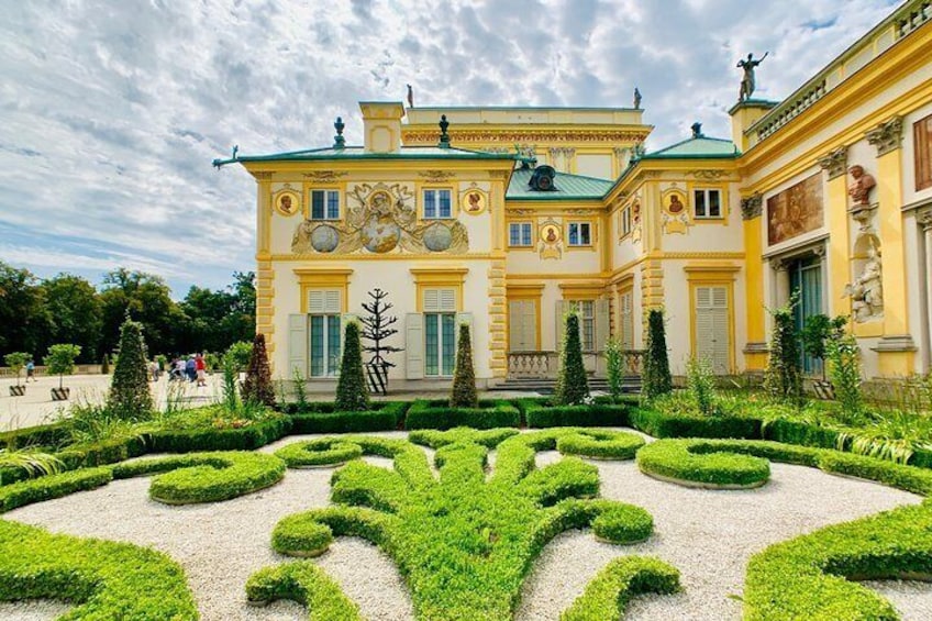 Walking Audio Tour of Wilanów Palace Grounds by VoiceMap