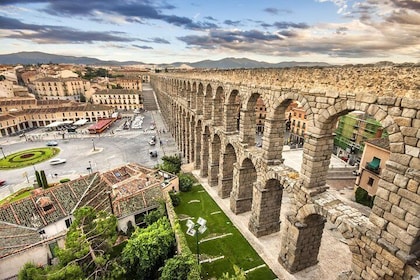 Heldagstur Ávila och Segovia från Madrid med biljetter till monument inklud...
