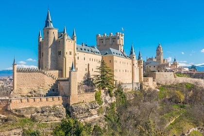Tour di un'intera giornata di Avila e Segovia da Madrid