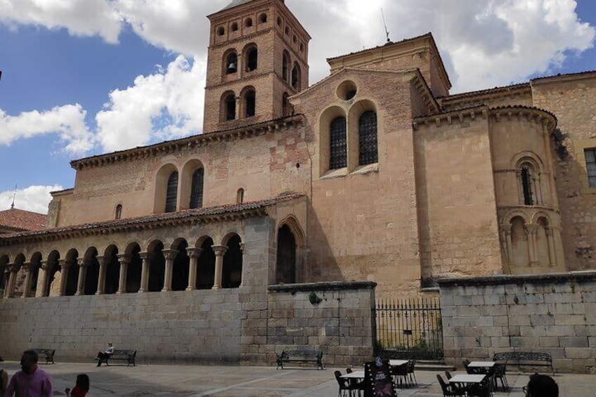 Avila and Segovia All Included with Gastronomic Lunch