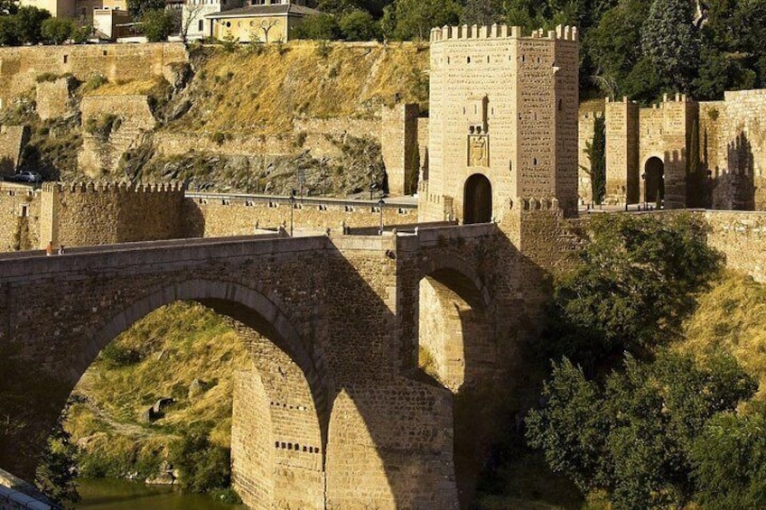 Toledo Half Day Tour with Cathedral Tickets Included