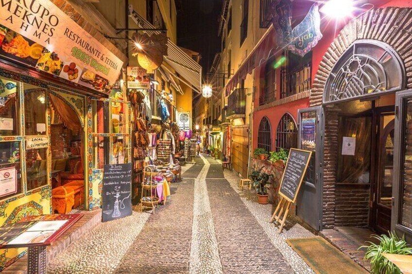 Albaicin Private Tour at Night