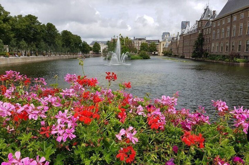 Great view over the water surrounding the Dutch Parliament.