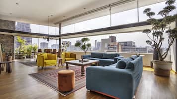 Luxury Apartment | Terrace/patio