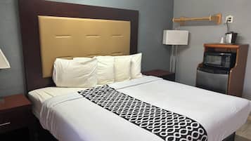 Standard Single Room, 1 King Bed, Non Smoking