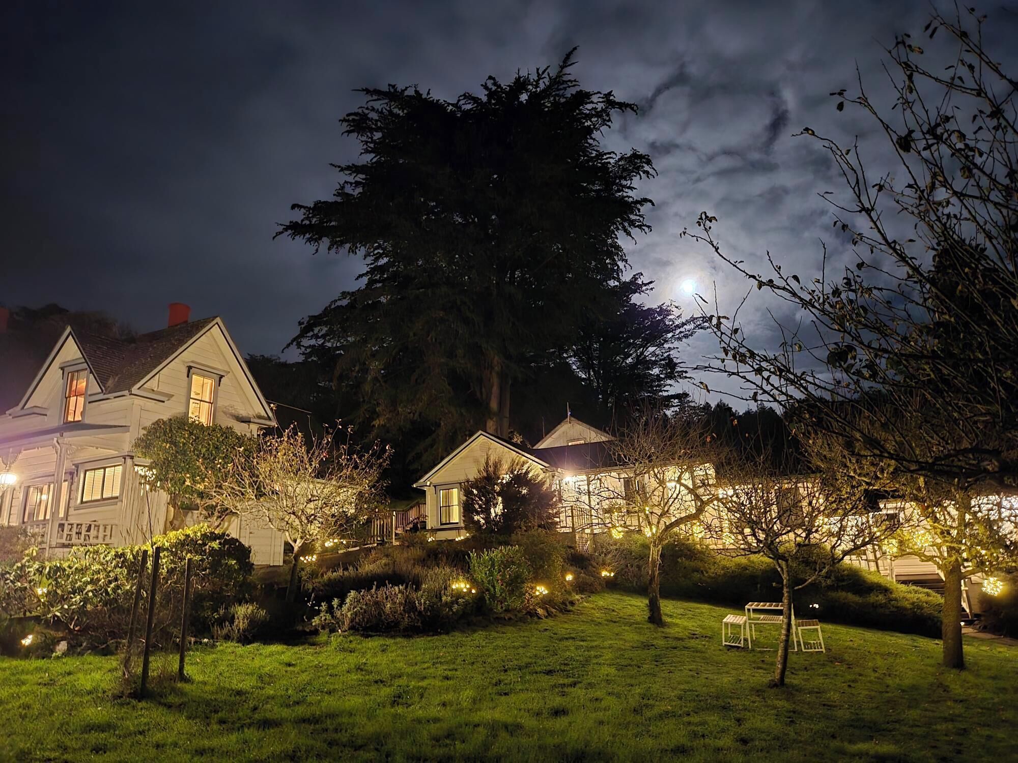 Vista frontal de la propiedad