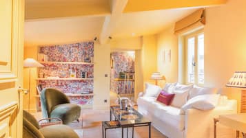 GAUGUIN - Deluxe Studio | 1 bedroom, premium bedding, pillow-top beds, in-room safe