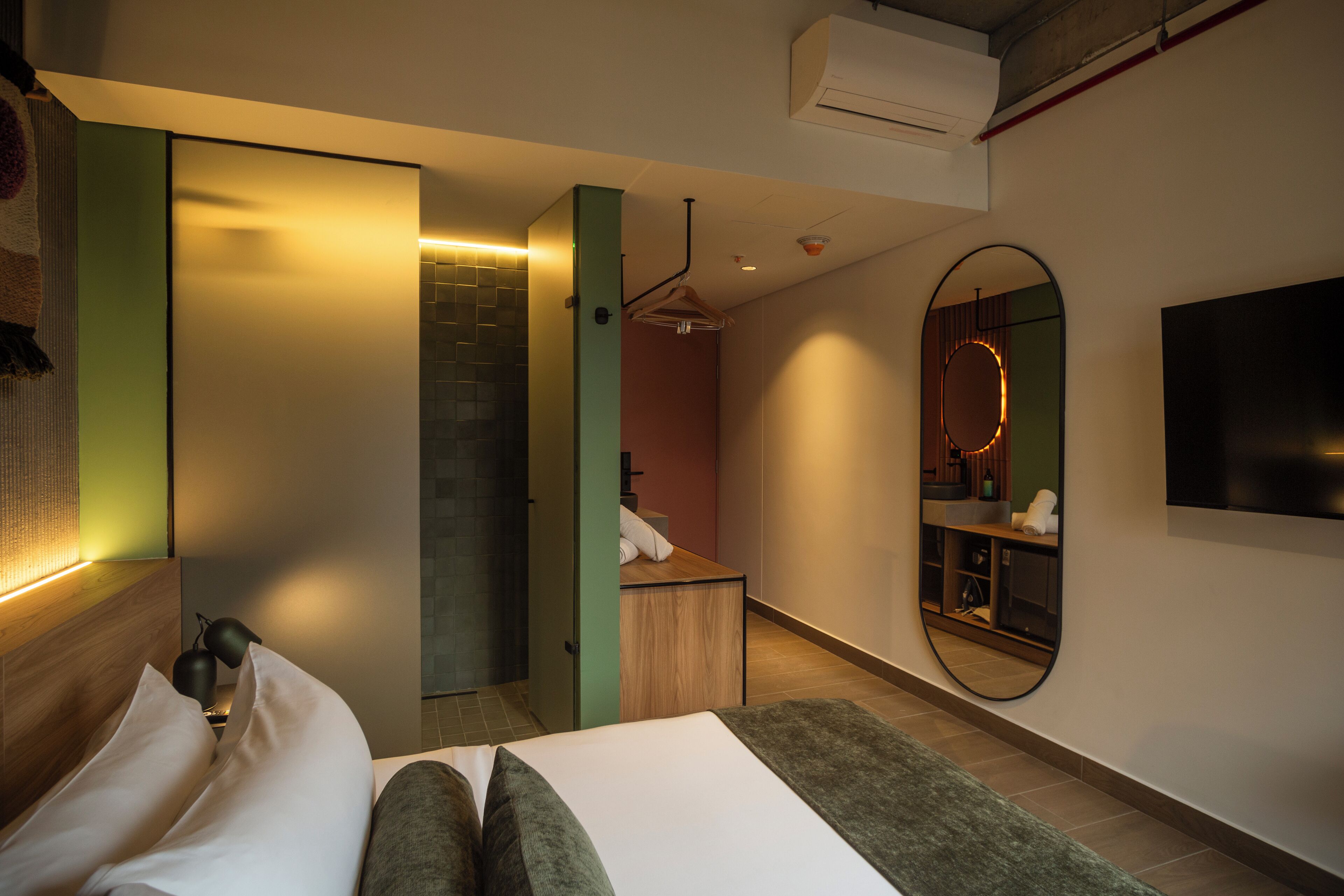 Kamar Double Deluks | Brankas, tirai kedap cahaya, dan setrika/meja setrika