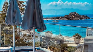 2 outdoor pools, open 8:00 AM to 9:00 PM, free cabanas, pool umbrellas