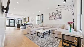 Luxury House, Non Smoking | Private kitchen