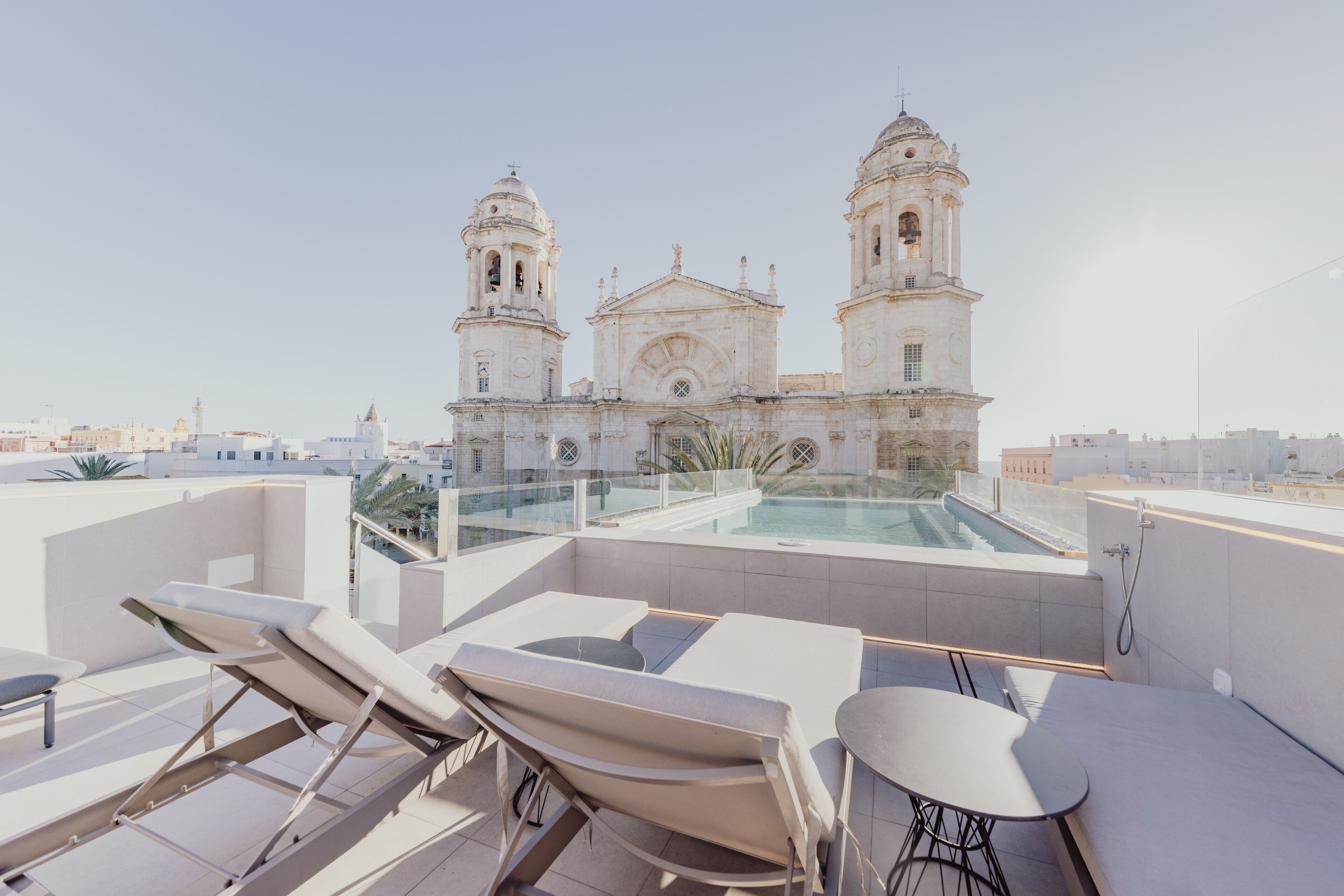 Outdoor pool, open 10:00 AM to 6:00 PM, sun loungers