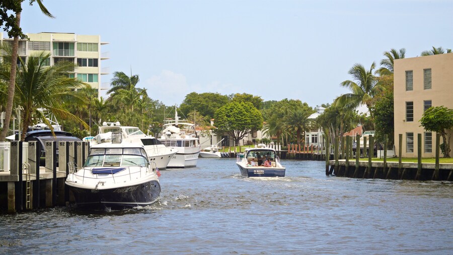 Luxury yachts and tropical scenery along the Intracoastal Waterway in Fort Lauderdale, Florida.