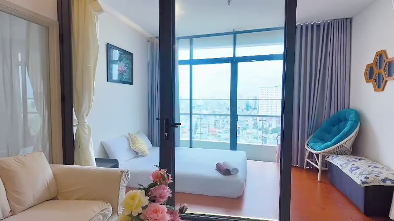 宿泊施設による動画