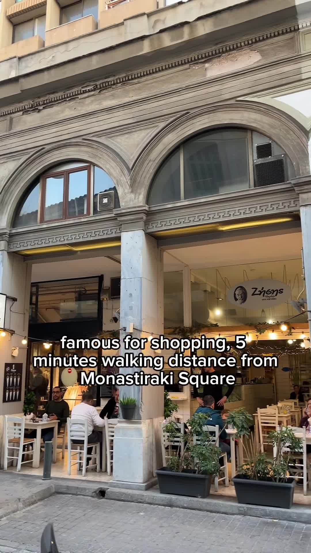 宿泊施設による動画