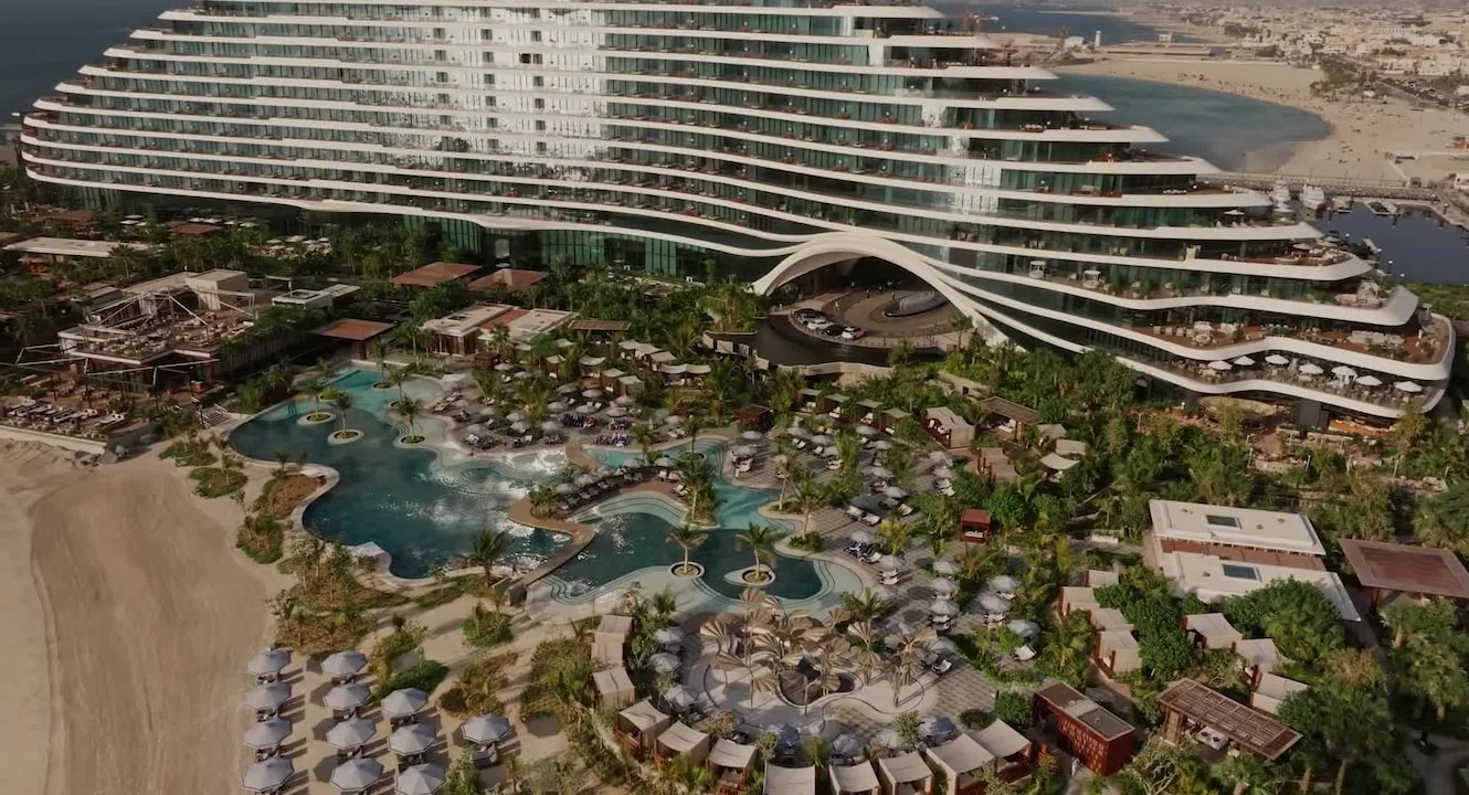 宿泊施設による動画