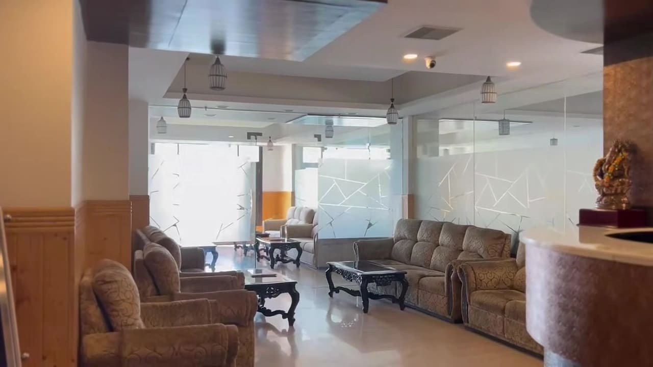 宿泊施設による動画