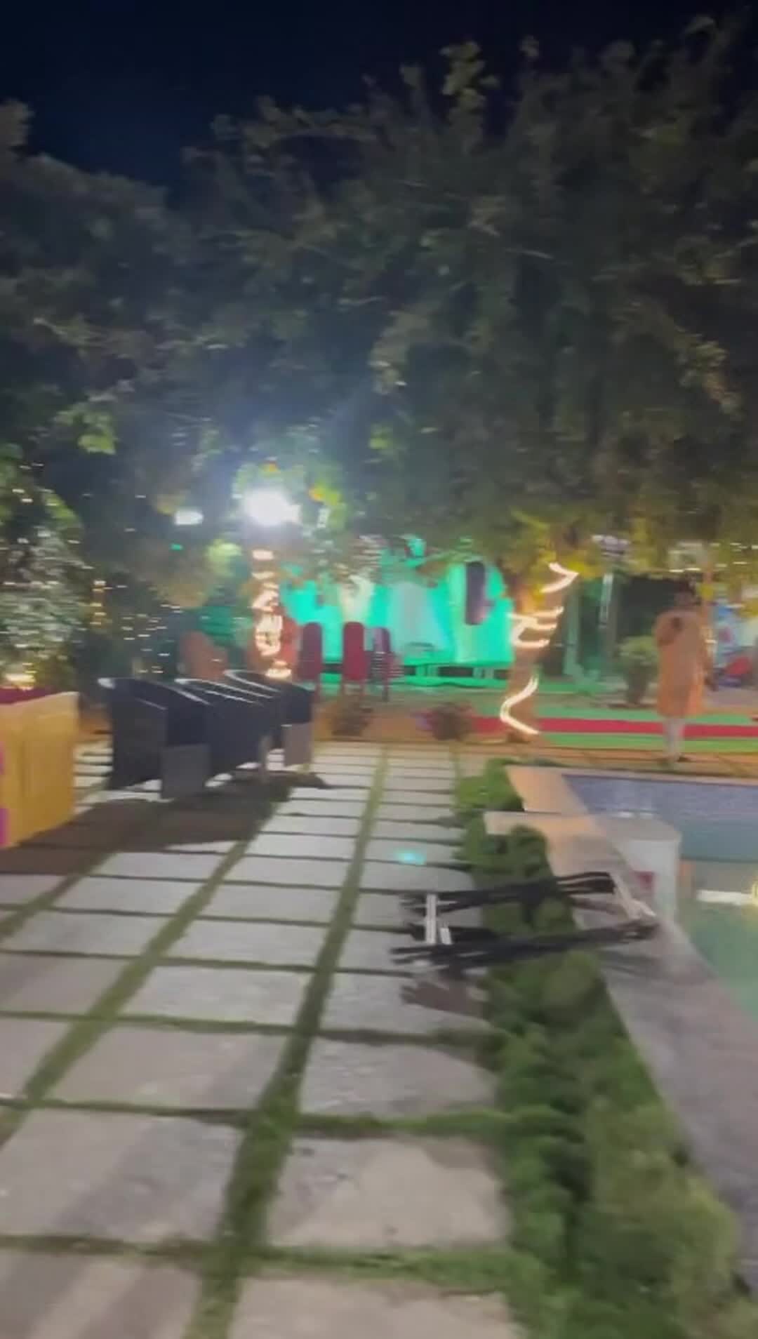 宿泊施設による動画