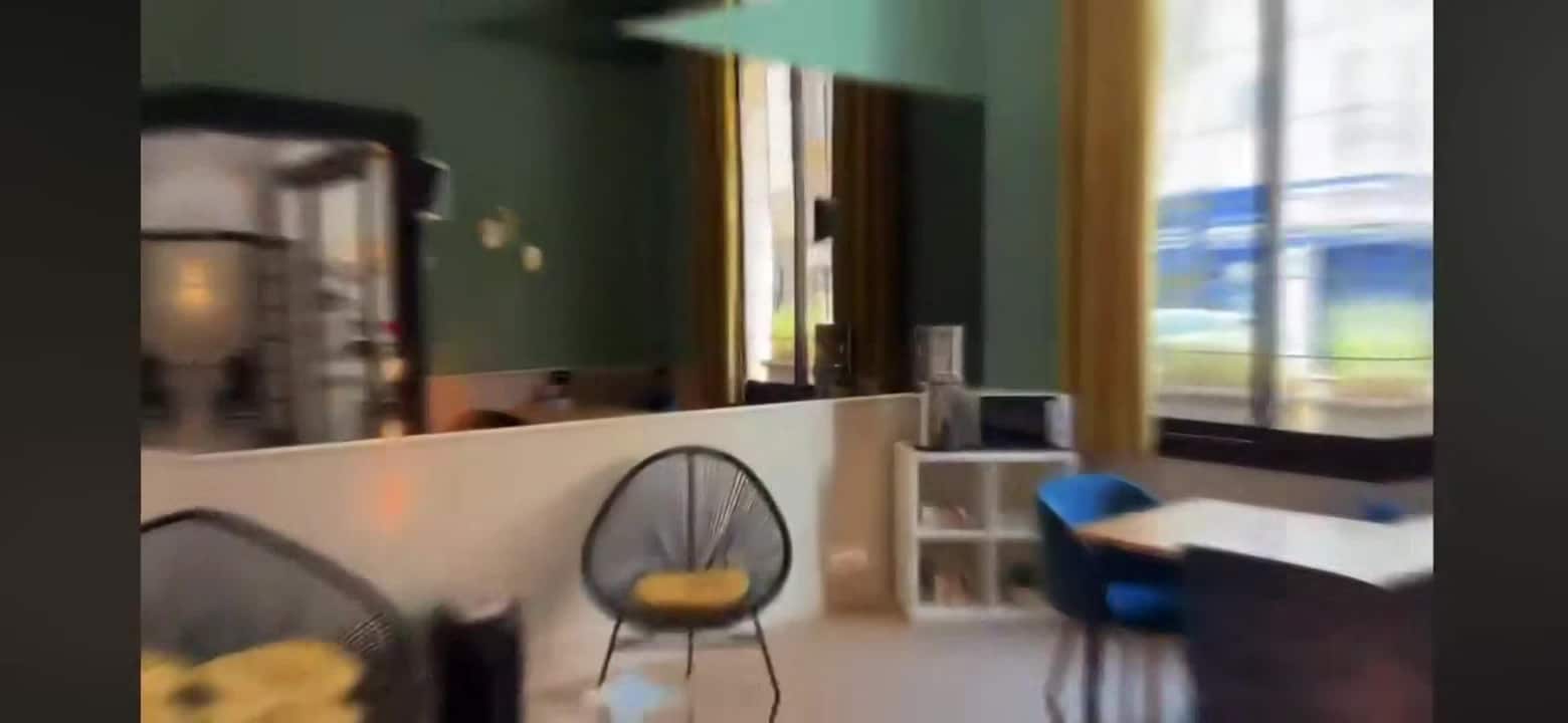 宿泊施設による動画