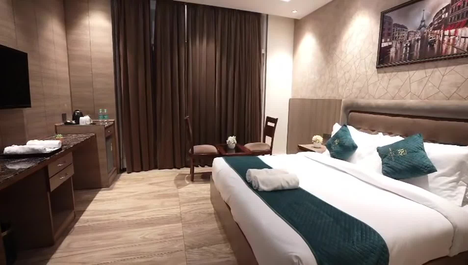 宿泊施設による動画