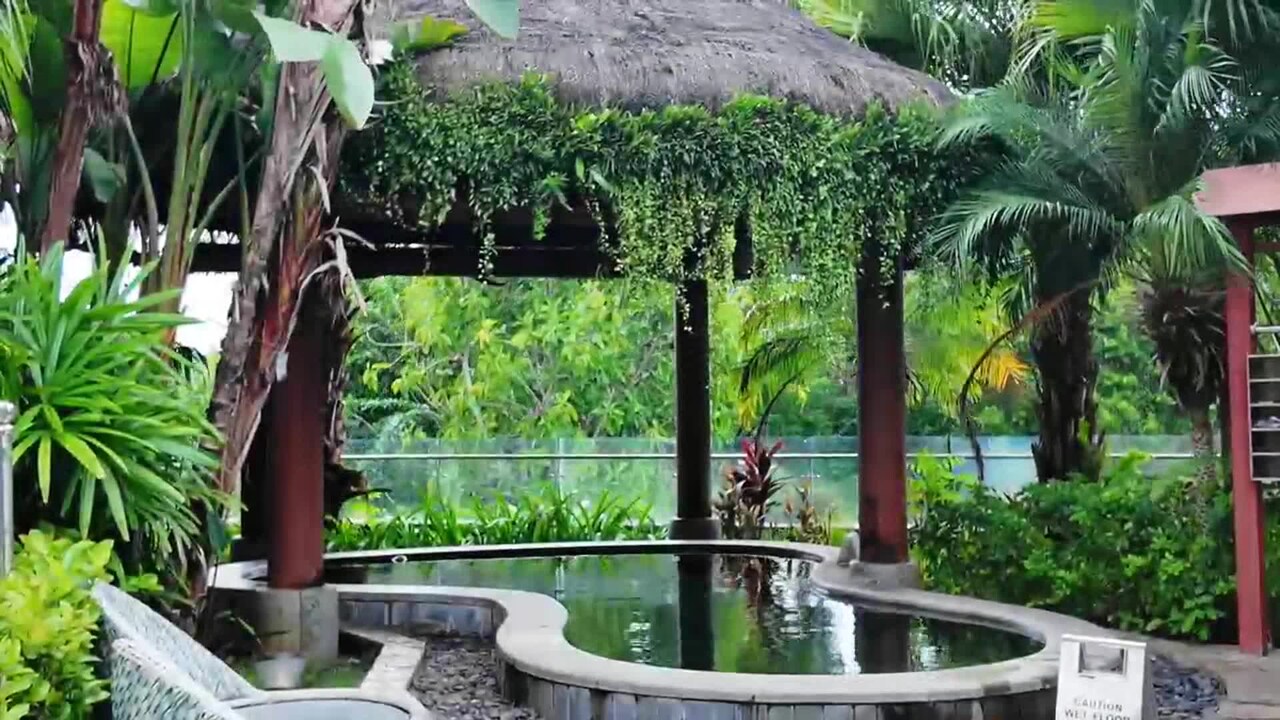 宿泊施設による動画