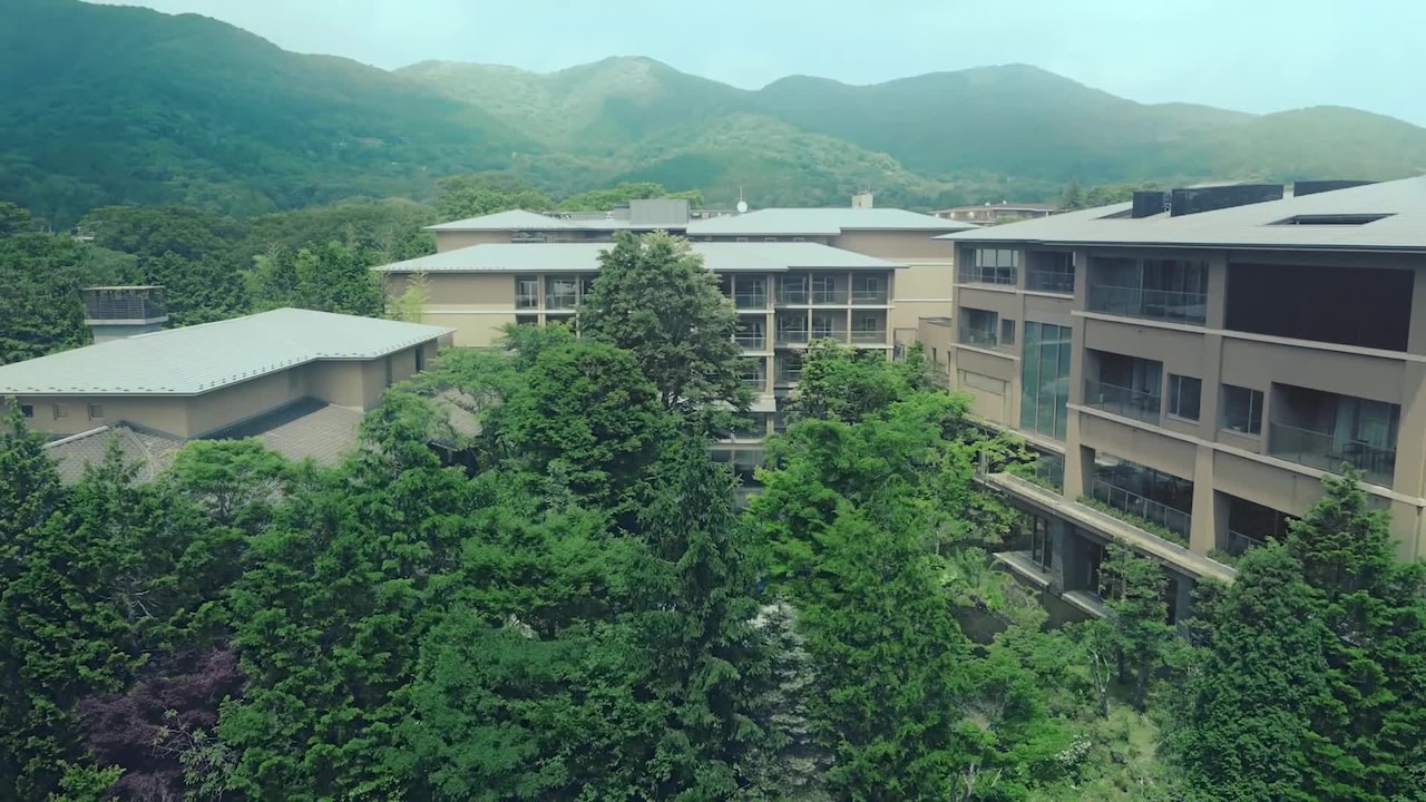 宿泊施設による動画